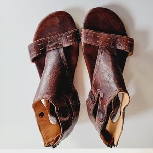 Bed|Stu Soto Women's Sandals - Leather Dress Sandal - Flat with Zipper Closure